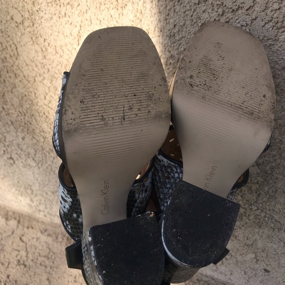 Calvin Klein Vallin SnakeSkin Print Chunky… - Picture 6 of 8
